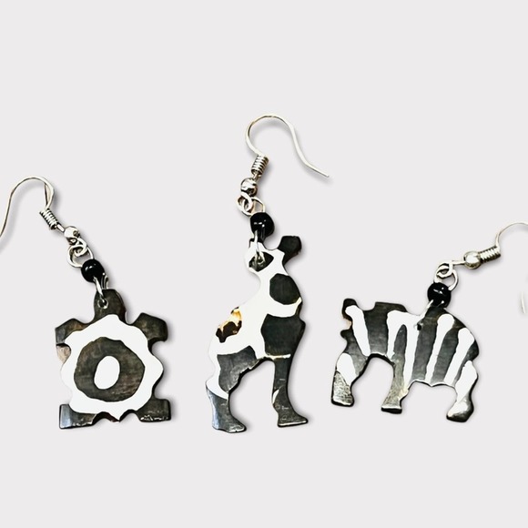 zebra earrings handmade in Kenya. - Picture 5 of 11